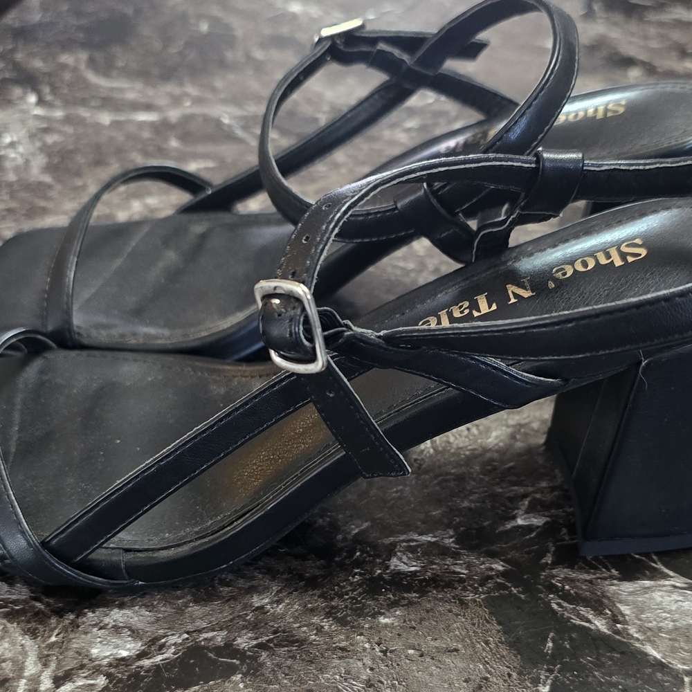 ShoeNTale Black Women's Sandals - Picture 2 of 2